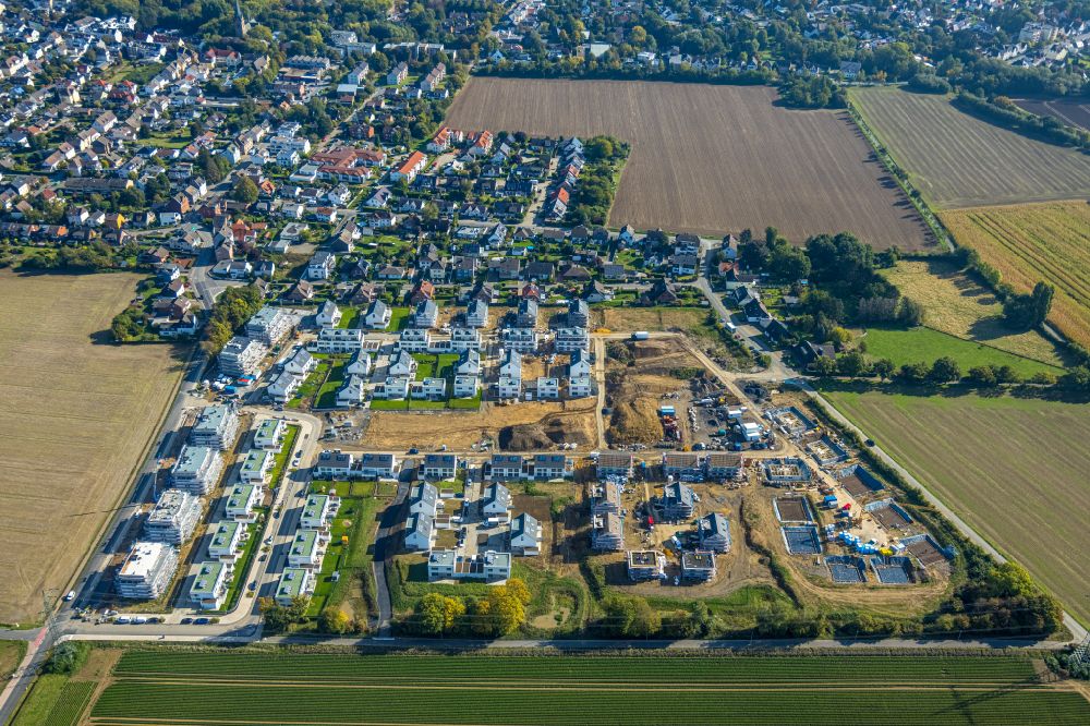 Aerial photograph Holzwickede - Construction site for the new construction of the residential park Emscherquelle between Soelder Strasse and Margaretenstrasse in Holzwickede in the Ruhr area in the state North Rhine-Westphalia, Germany