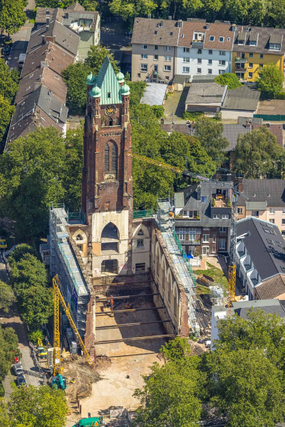 Aerial photograph Bochum - Construction site for renovation and reconstruction work on the church building Antonius-Quartier on street Arnoldstrasse - Antoniusstrasse - Bessemerstasse in the district Innenstadt in Bochum at Ruhrgebiet in the state North Rhine-Westphalia, Germany