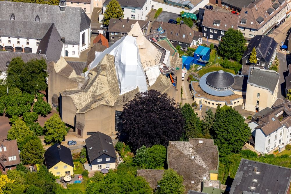 Aerial photograph Velbert - Construction site for renovation and reconstruction work on the church building of the cathedral of Mariendom Neviges on Loeher Strasse in Velbert in the state North Rhine-Westphalia, Germany