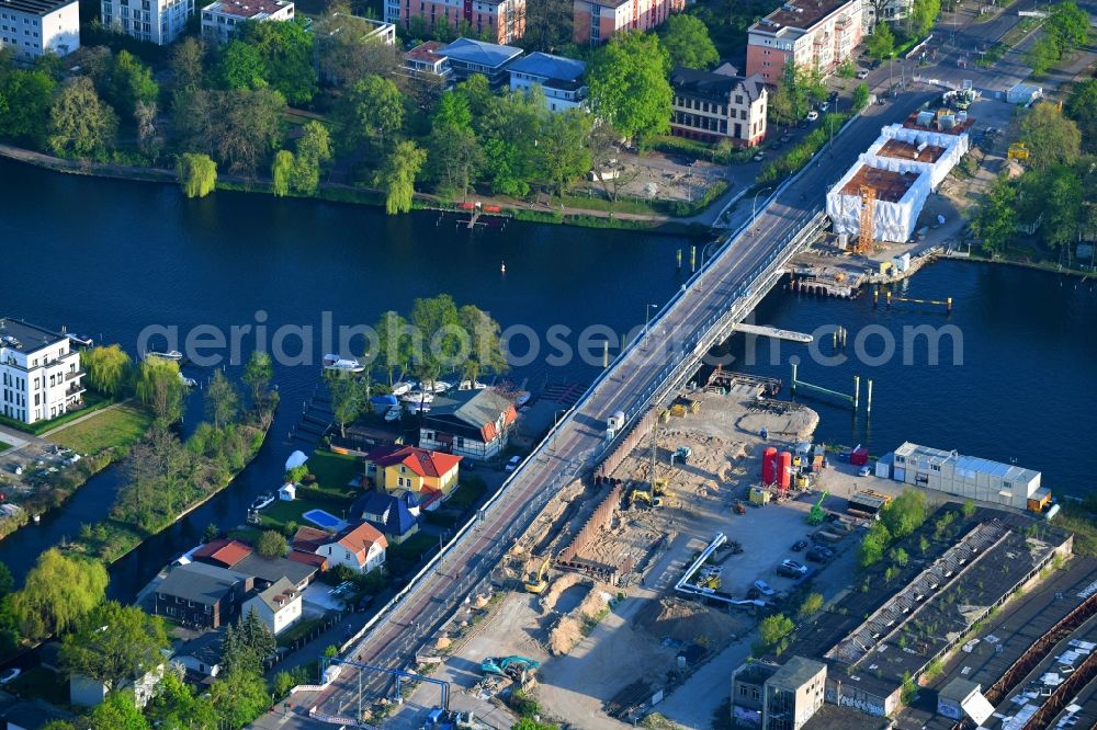 Berlin from the bird's eye view: Construction to renovation work on the road bridge structure of Salvador-Allende-Bruecke on Salvador-Allende-Strasse in the district Koepenick in Berlin, Germany