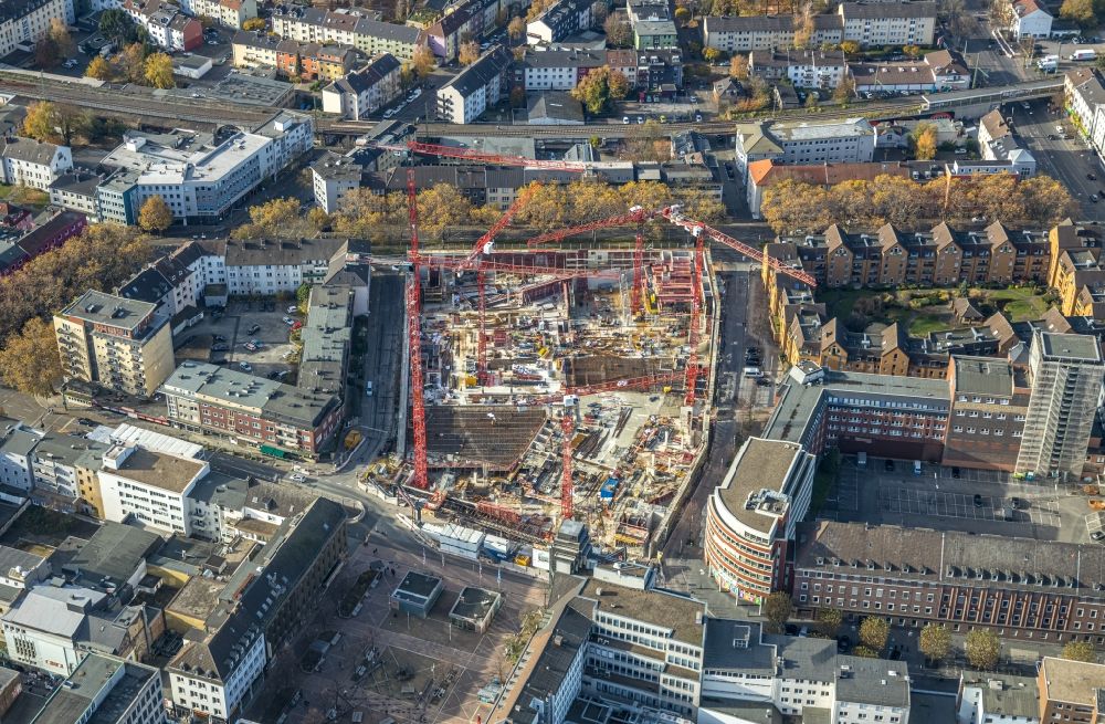 Bochum from above - Construction site for the multi-family residential building Stadtquartier on Viktoriastrasse in the district Innenstadt in Bochum in the state North Rhine-Westphalia, Germany