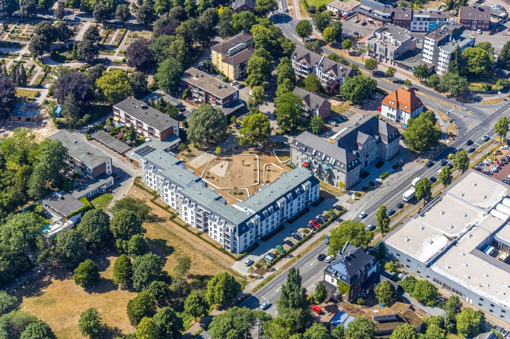 Aerial photograph Moers - Residential construction site with multi-family housing development- at Albert-Altwicker-Strasse in Moers in the state North Rhine-Westphalia, Germany