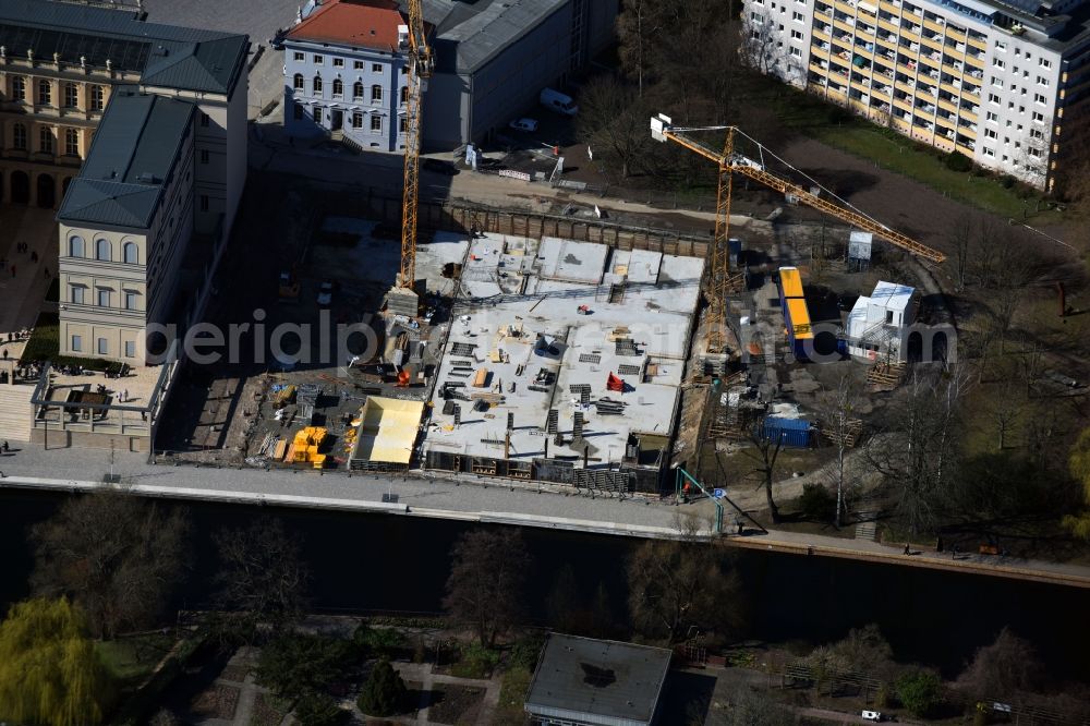 Potsdam from above - Residential construction site with multi-family housing development- on the Brauerstrasse - Am Alten Markt on river Alte Fahrt in the district Innenstadt in Potsdam in the state Brandenburg, Germany