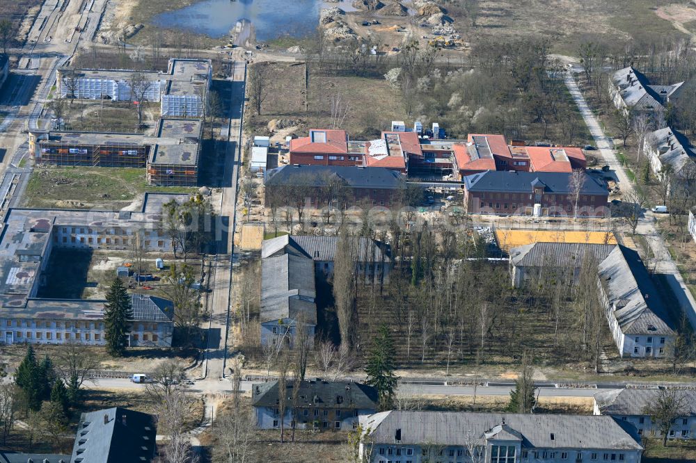 Potsdam from the bird's eye view: Residential construction site with multi-family housing development- on the formerly Militaer- Kaserne in Fahrland in the state Brandenburg, Germany