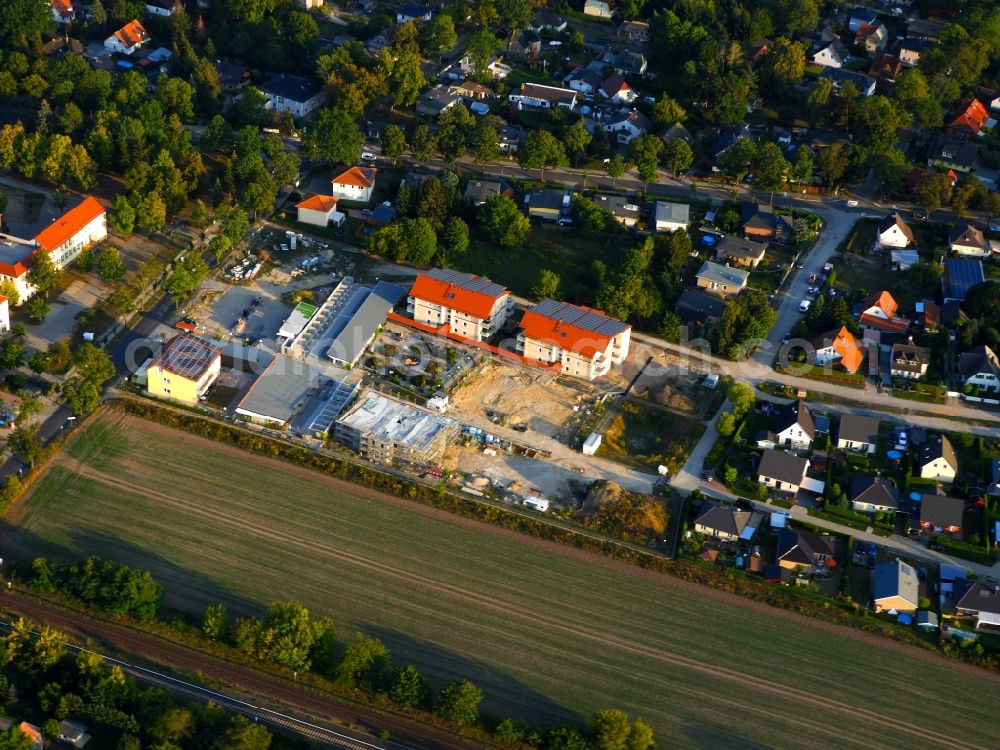 Aerial photograph Fredersdorf - Residential construction site with multi-family housing development- on the Elbestrasse - Kaethe-Kollwitz-Ring - Clara-Zetkin-Strasse in Fredersdorf in the state Brandenburg, Germany