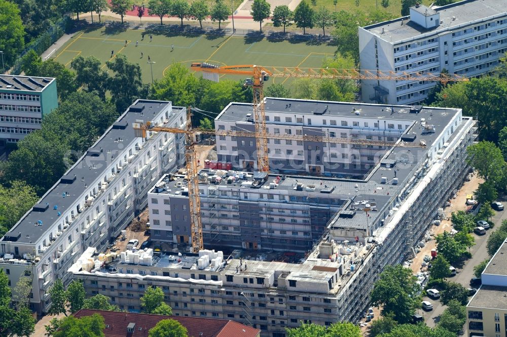 Berlin from above - Residential construction site with multi-family housing development- on the Goeckestrasse in the district Hohenschoenhausen in Berlin, Germany