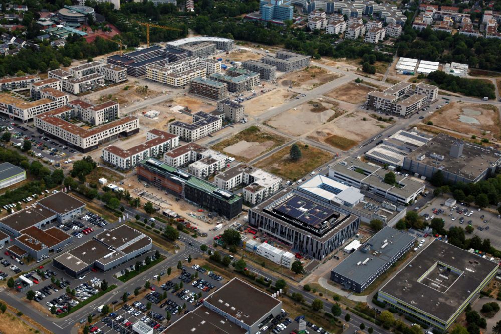 Mainz from the bird's eye view: Residential construction site with multi-family housing development- on the Heiligkreuz-Viertel in the district Weisenau in Mainz in the state Rhineland-Palatinate, Germany