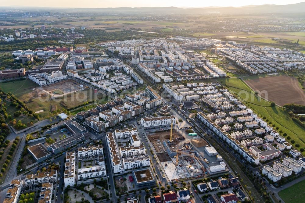 Aerial photograph Frankfurt am Main - Residential construction site with multi-family housing development- on the on Konrad-Zuse-Strasse in the district Kalbach-Riedberg in Frankfurt in the state Hesse, Germany