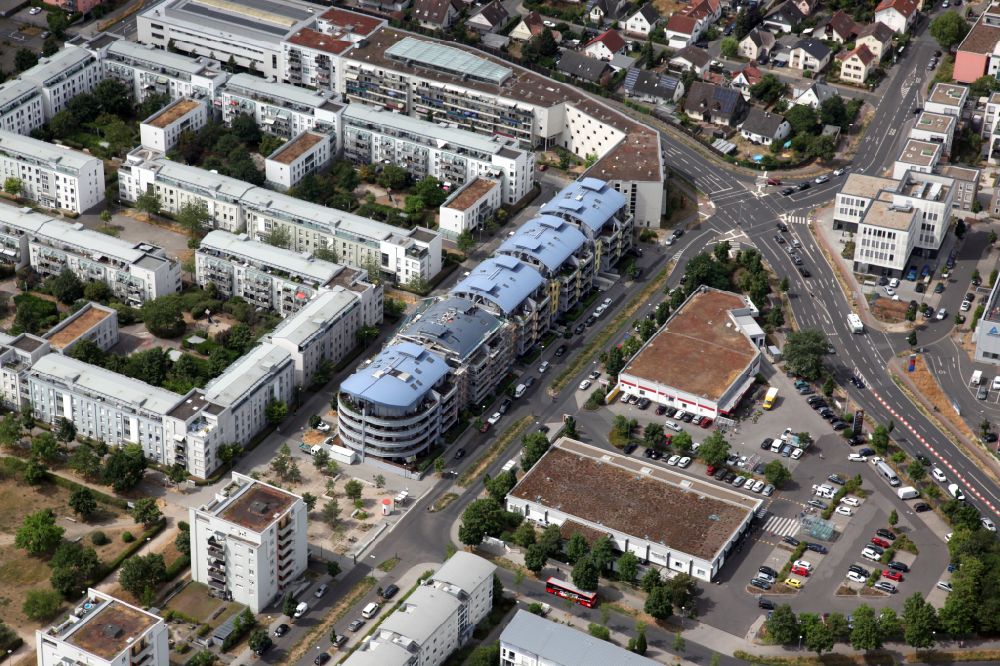 Mainz from the bird's eye view: Residential construction site with multi-family housing development- on street Weserstrasse in Mainz in the state Rhineland-Palatinate, Germany