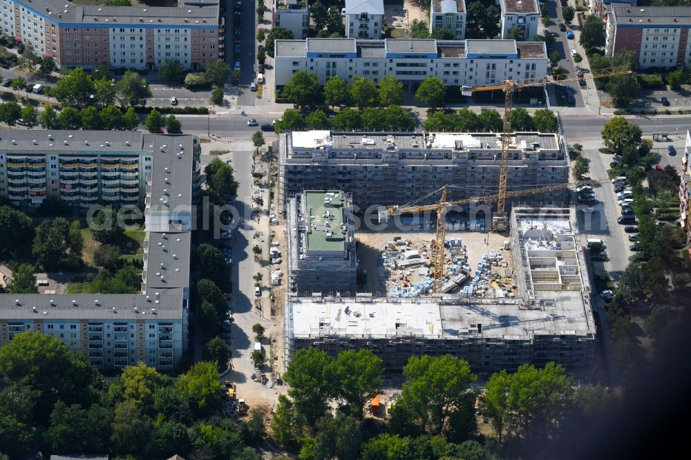 Berlin from the bird's eye view: Residential construction site with multi-family housing development- on the Schwarzheider Strasse - Luis-Lewin-Strasse - Forster Strasse in the district Hellersdorf in Berlin, Germany