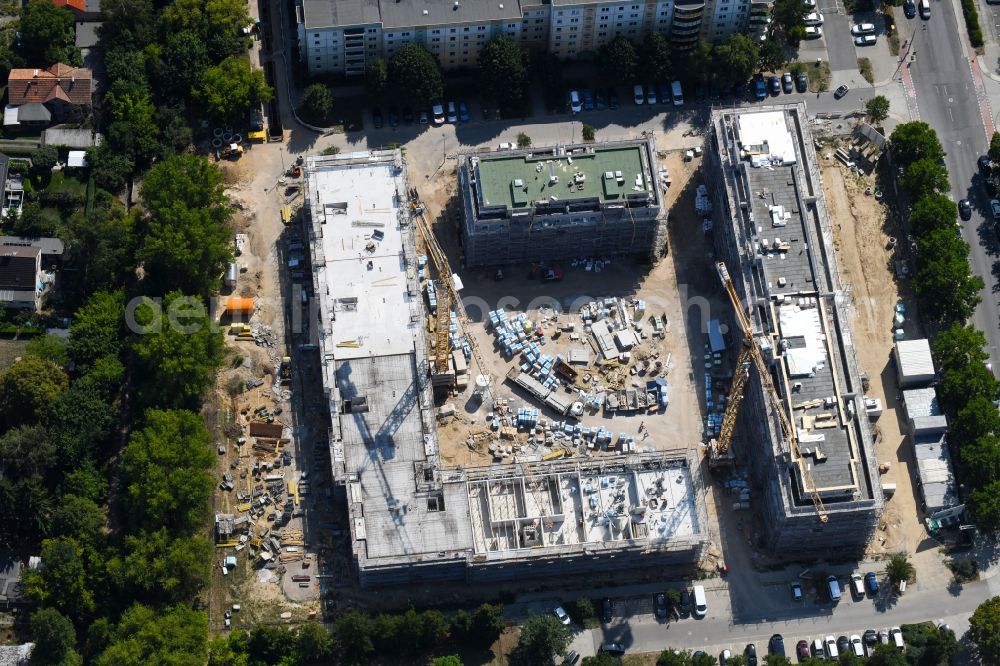 Aerial image Berlin - Residential construction site with multi-family housing development- on the Schwarzheider Strasse - Luis-Lewin-Strasse - Forster Strasse in the district Hellersdorf in Berlin, Germany