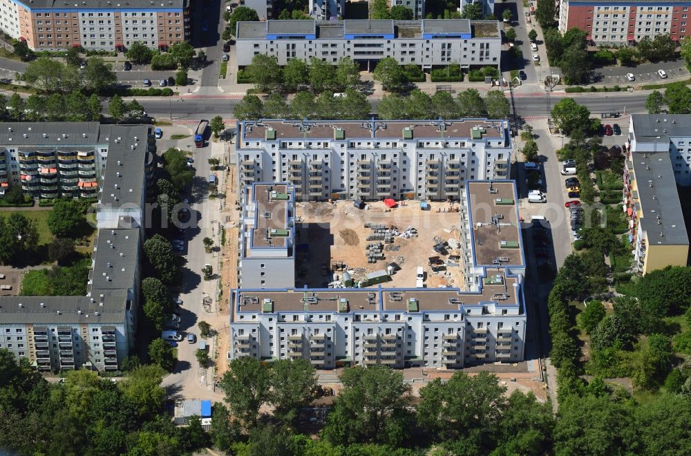 Berlin from above - Residential construction site with multi-family housing development- on the Schwarzheider Strasse - Luis-Lewin-Strasse - Forster Strasse in the district Hellersdorf in Berlin, Germany