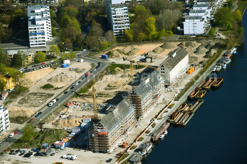 Aerial image Berlin - Residential construction site with multi-family housing development - new building Speicherballett on Parkstrasse in the district of Hakenfelde in Berlin, Germany