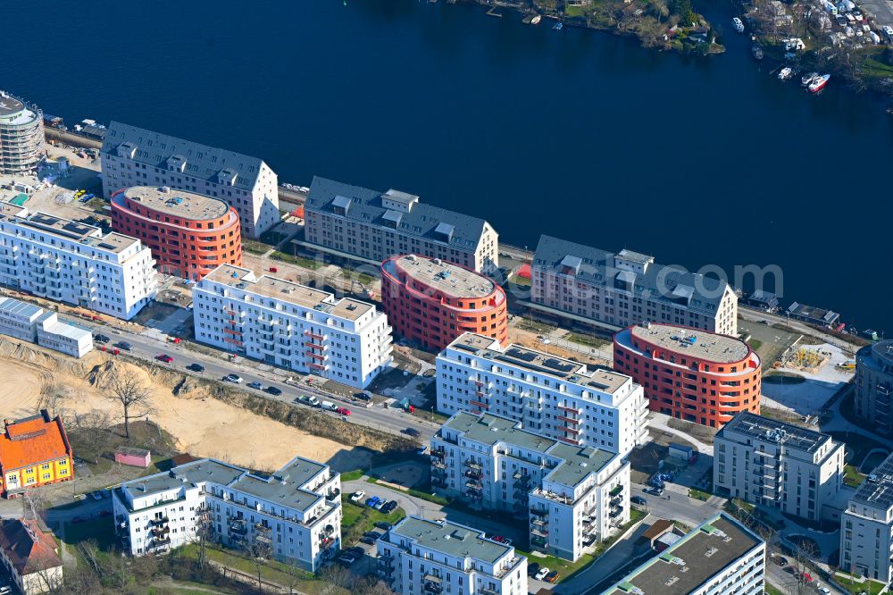 Aerial image Berlin - Residential construction site with multi-family housing development - new building Speicherballett on Parkstrasse in the district of Spandau Hakenfelde in Berlin, Germany