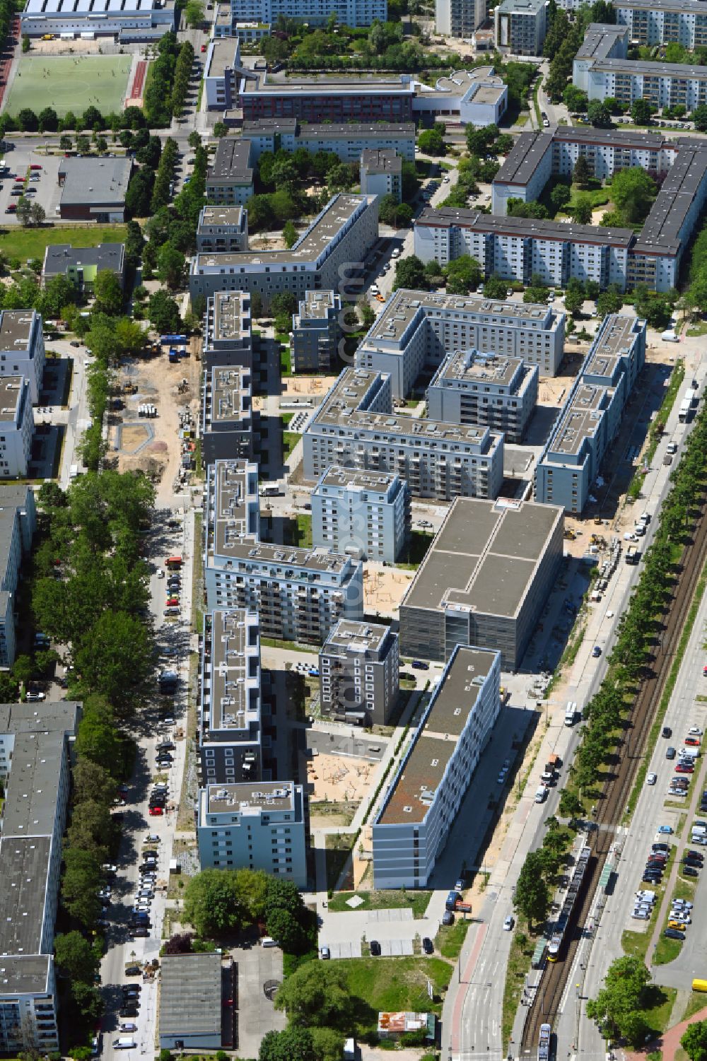 Berlin from the bird's eye view: Residential construction site with multi-family housing development Stadtgut on Zossener Strasse corner Havellaender Ring in the district Hellersdorf in Berlin, Germany