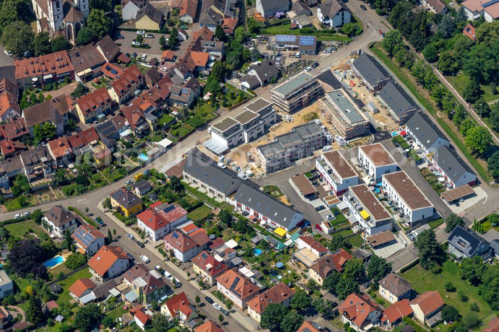 Kenzingen from the bird's eye view: Residential construction site with multi-family housing development- on the Schnellbruckstrasse - Kaiserstrasse - Bombacher Strasse in Kenzingen in the state Baden-Wuerttemberg, Germany