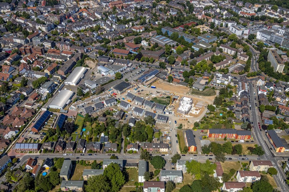 Aerial photograph Moers - Residential construction site with multi-family housing development- on the on Teutonenstrasse in the district Asberg in Moers in the state North Rhine-Westphalia, Germany