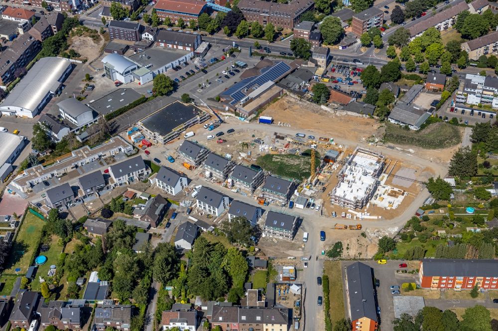 Moers from above - Residential construction site with multi-family housing development- on the on Teutonenstrasse in the district Asberg in Moers in the state North Rhine-Westphalia, Germany