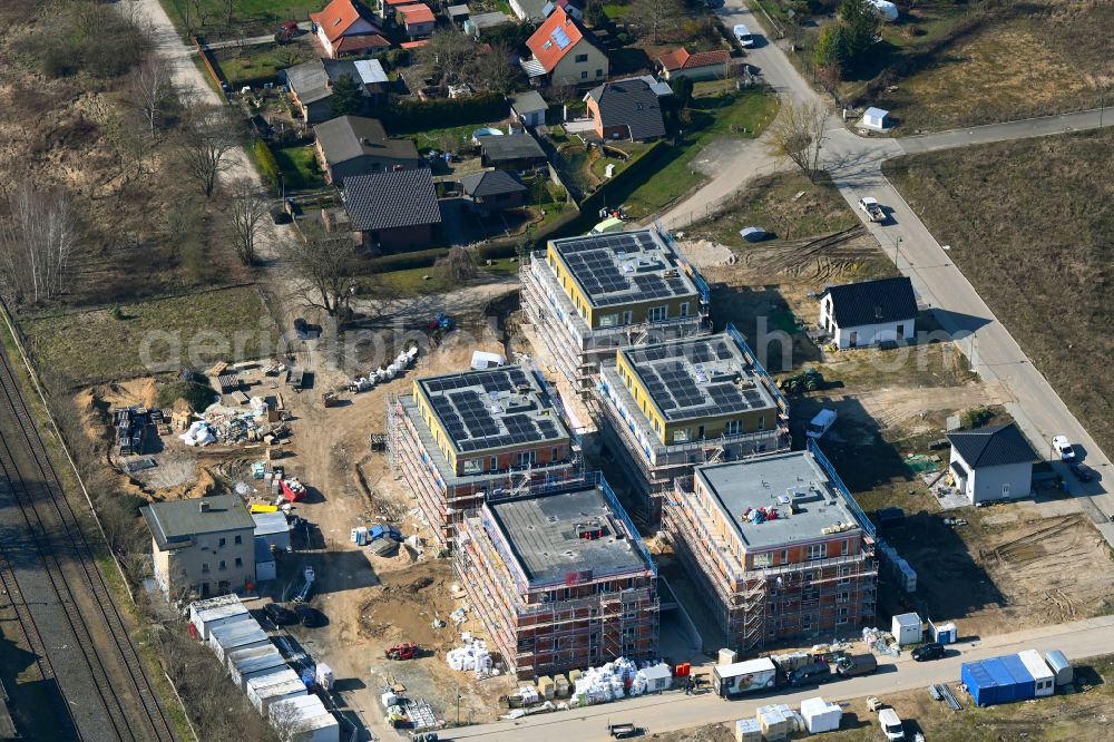 Werneuchen from the bird's eye view: Residential construction site with multi-family housing development- on street Rotdornweg Ecke Weissdornweg in Werneuchen in the state Brandenburg, Germany