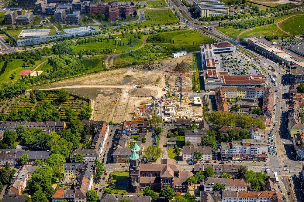 Essen from the bird's eye view: Residential construction site with multi-family house settlement- new building Reside on Krupp-Park on Husmannshofstrasse in the district Westviertel in Essen in the Ruhr area in the state North Rhine-Westphalia, Germany