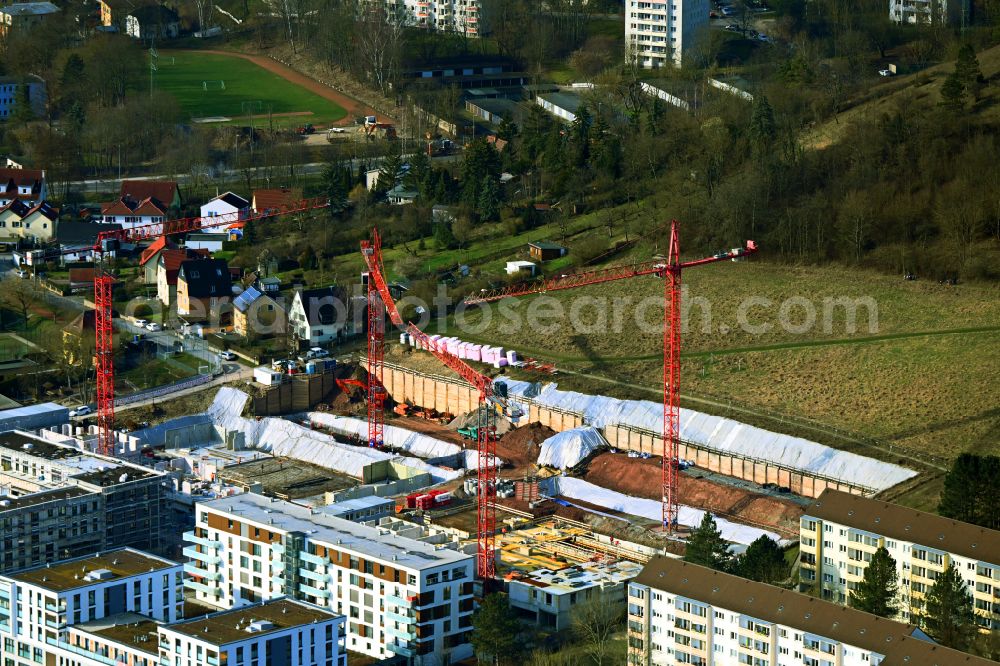 Jena from the bird's eye view: Residential construction site with multi-family housing development- Wohnen on Moenchsberg on street Maria-Pawlowna-Strasse in the district Zwaetzen in Jena in the state Thuringia, Germany