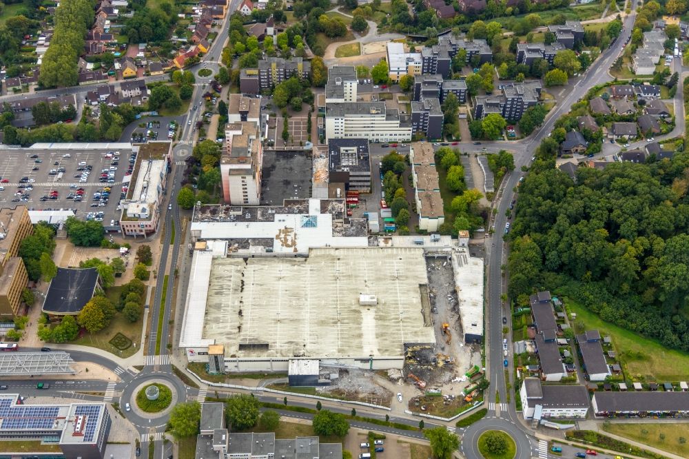 Aerial image Bergkamen - Construction site to demolish the disused building complex of the former shopping center Turmarkaden between Toeddinghauser Strasse and Gedaechtnisstrasse in the district Weddinghofen in Bergkamen in the state North Rhine-Westphalia, Germany