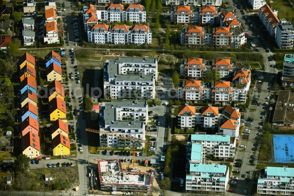 Aerial photograph Berlin - Construction site for the construction of a senior and age-appropriate residential complex on the Gaertnereiring in the district of Staaken in Berlin, Germany