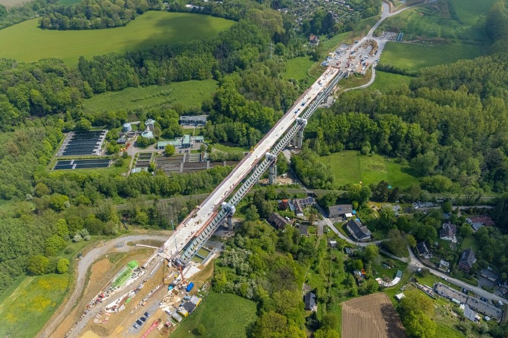 Heiligenhaus from the bird's eye view: New construction of the Highway - motorway bridge Angerbachtalbruecke of the BAB A44 in Hofermuehle in the state North Rhine-Westphalia, Germany