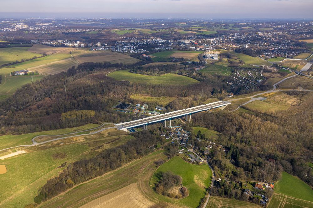 Heiligenhaus from the bird's eye view: New construction of the Highway - motorway bridge Angerbachtalbruecke of the BAB A44 in Hofermuehle in the state North Rhine-Westphalia, Germany