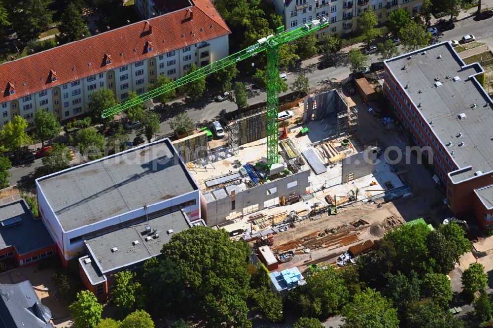 Aerial image Berlin - Construction site for the new building Aufenthaltshaus of Dunant-Grundschule on Gritznerstrasse - Treitschkestrasse in the district Steglitz in Berlin, Germany