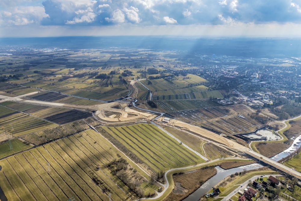 Buxtehude from the bird's eye view: Construction site for new construction on the motorway route of the motorway A26 exit in the district Eilendorf in Buxtehude in the state of Lower Saxony, Germany