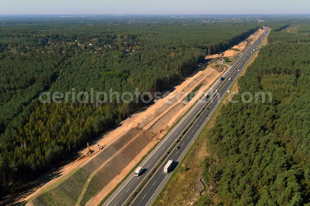 Aerial image Hohen Neuendorf - New construction of the motorway route 10 in Muehlenbecker Land in the state Brandenburg, Germany