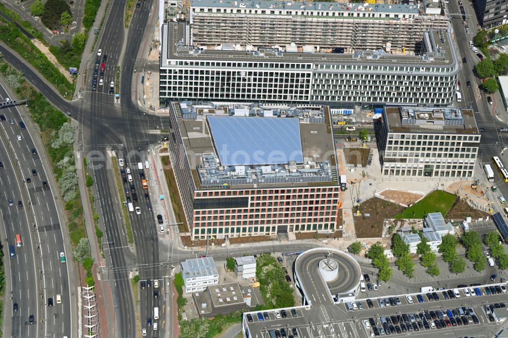 Aerial image Berlin - Construction site for the new building of an Office building - Ensemble EDGE Suedkreuz Berlin on street Sachsendamm in the district Schoeneberg in Berlin, Germany