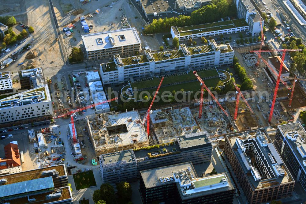 München from the bird's eye view: Construction site for the new building of an Office building - Ensemble of iCampus Rhenania on Friedenstrasse corner Muehldorfstrasse in the district Berg am Laim in Munich in the state Bavaria, Germany