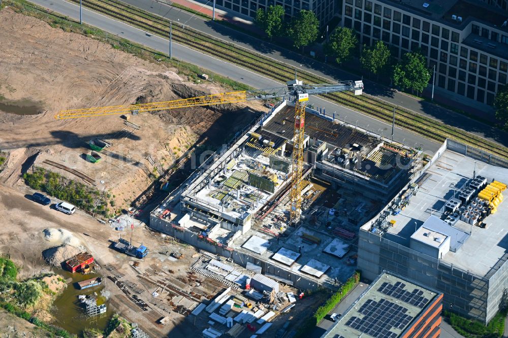 Bremen from above - Construction site for the new building of an Office building - Ensemble on street Auf der Muggenburg in the district Ueberseestadt in Bremen, Germany