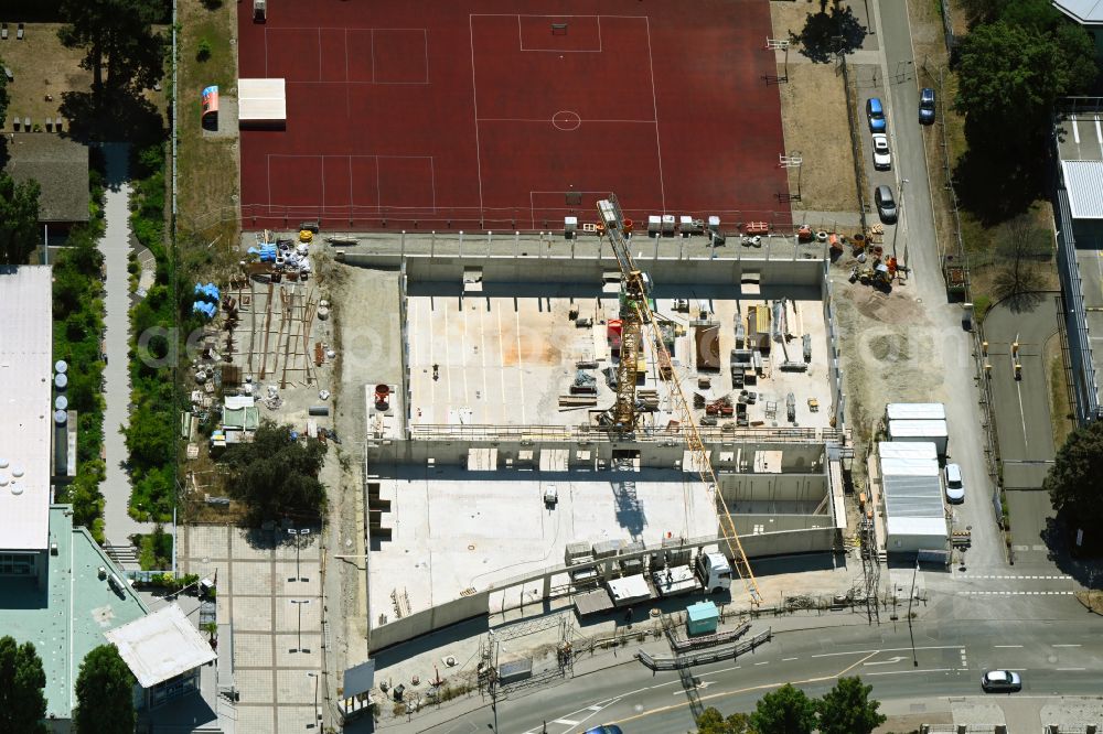 Aerial photograph Erfurt - Construction site for the new sports hall on street Johann-Sebastian-Bach-Strasse in the district Loebervorstadt in Erfurt in the state Thuringia, Germany