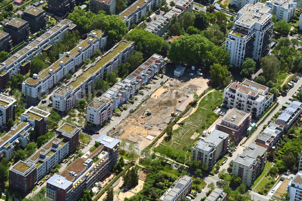 Berlin from the bird's eye view: Construction site for the new construction of an apartment building Bahrfeldtstrasse residential complex Stralauer peninsula, Berlin in the district Friedrichshain - Kreuzberg in Berlin, Germany