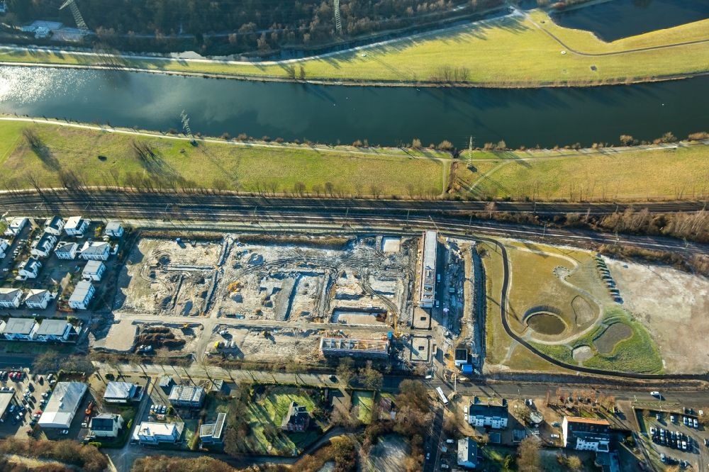 Bochum from above - Building site to the new building of a single-family dwelling-residential arrangement on the edge of the Ruhrauenparkes near the Ruhr in the district of Dahlhausen in Bochum in the federal state North Rhine-Westphalia