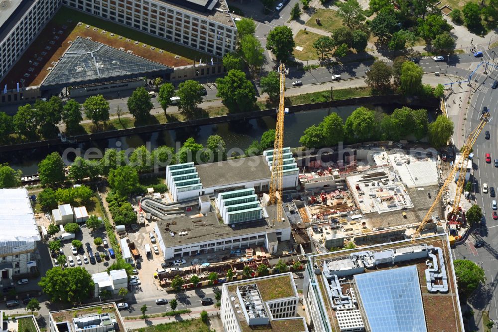 Berlin from above - Construction site for the new construction of an extension of the museum building ensemble Bauhaus Archive on Klingelhoeferstrasse in the district Tiergarten in Berlin, Germany