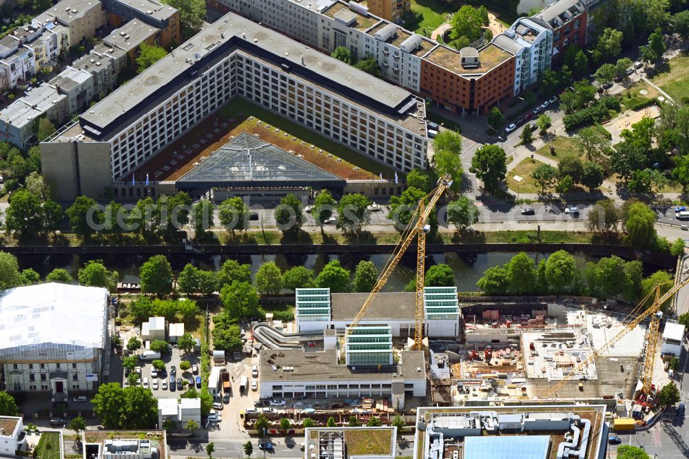Aerial image Berlin - Construction site for the new construction of an extension of the museum building ensemble Bauhaus Archive on Klingelhoeferstrasse in the district Tiergarten in Berlin, Germany