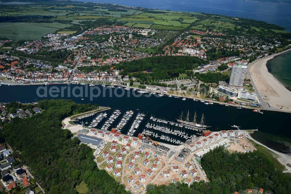 Aerial image Travemünde - Holiday house plant of the park Priwall Waterfront along the Priwallpromenade in Luebeck in the state Schleswig-Holstein, Germany