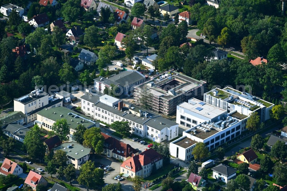Aerial photograph Teltow - Construction site for the new building of a research building and office complex SEE:LAB Kompetenzzentrum fuer Biomaterialien between of Kantstrasse - Schillerstrasse - Hannemannstrasse in Teltow in the state Brandenburg, Germany
