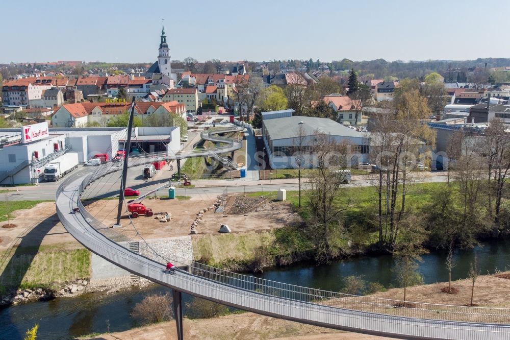 Frankenberg/Sa. from the bird's eye view: Construction site for the new construction of the bicycle and pedestrian bridges about the Ufer of Flussverlaufes of Zschopau in Frankenberg/Sa. in the state Saxony, Germany