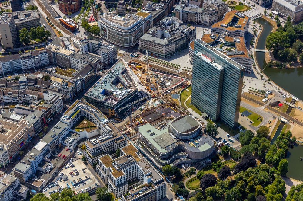 Düsseldorf from above - New construction of the building complex of the shopping center Ingenhoven-Tal - Koebogen 2 on Gustaf-Gruendgens-Place in Duesseldorf in the state North Rhine-Westphalia, Germany