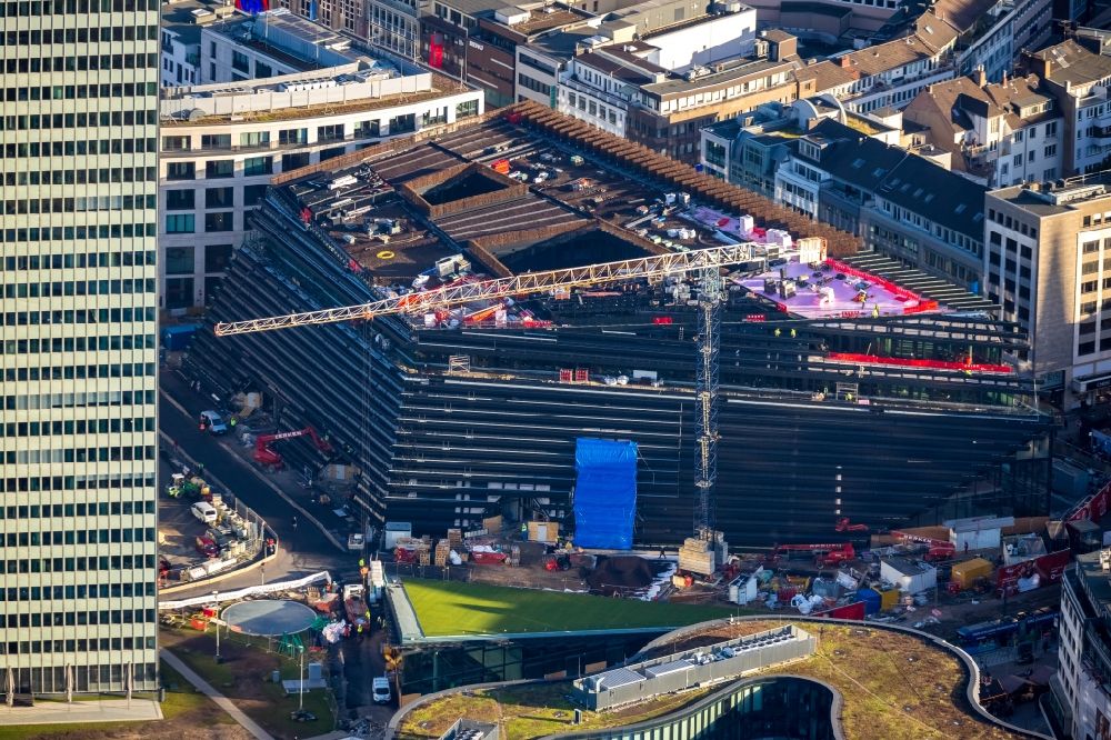 Aerial photograph Düsseldorf - New construction of the building complex of the shopping center Ingenhoven-Tal - Koebogen 2 on Gustaf-Gruendgens-Place in Duesseldorf in the state North Rhine-Westphalia, Germany