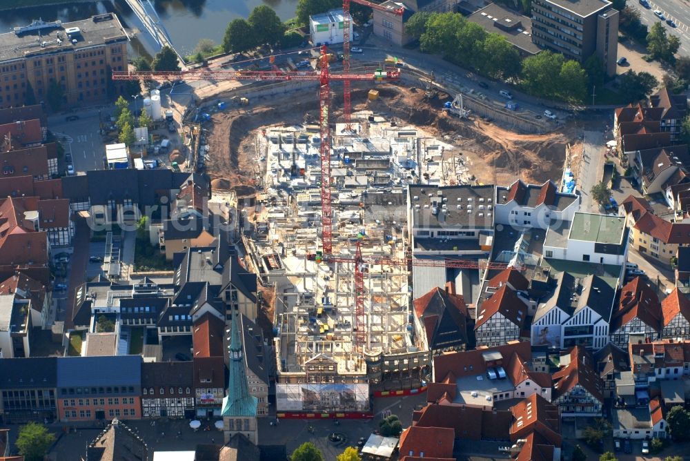 Aerial image Hameln - New construction of the building complex of the shopping center Stadt-Galerie Hameln on Pferdemarkt in Hameln in the state Lower Saxony, Germany