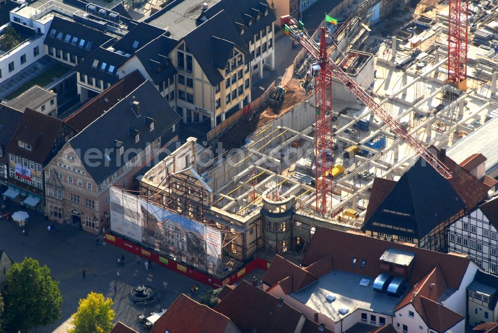 Hameln from the bird's eye view: New construction of the building complex of the shopping center Stadt-Galerie Hameln on Pferdemarkt in Hameln in the state Lower Saxony, Germany