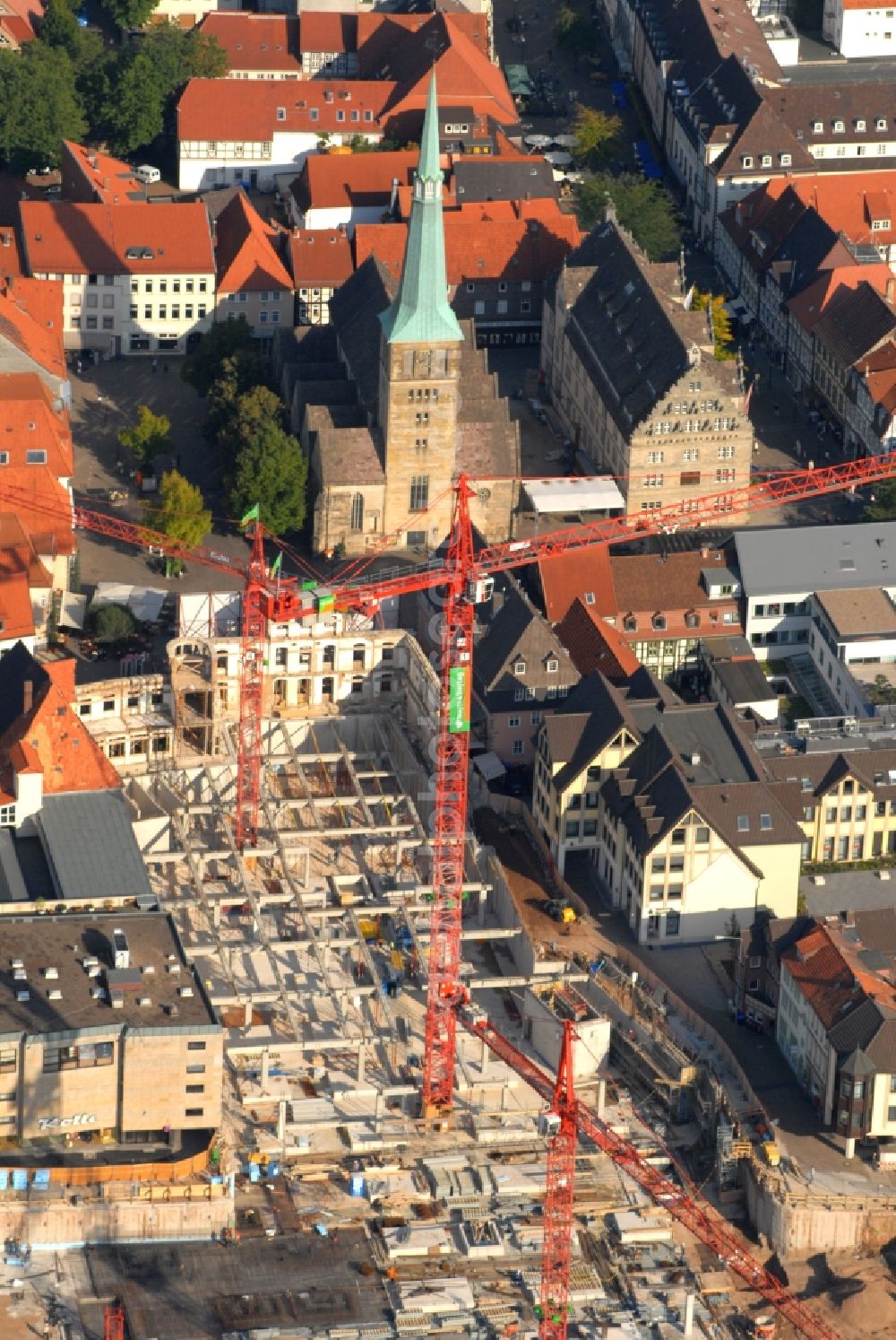 Aerial image Hameln - New construction of the building complex of the shopping center Stadt-Galerie Hameln on Pferdemarkt in Hameln in the state Lower Saxony, Germany
