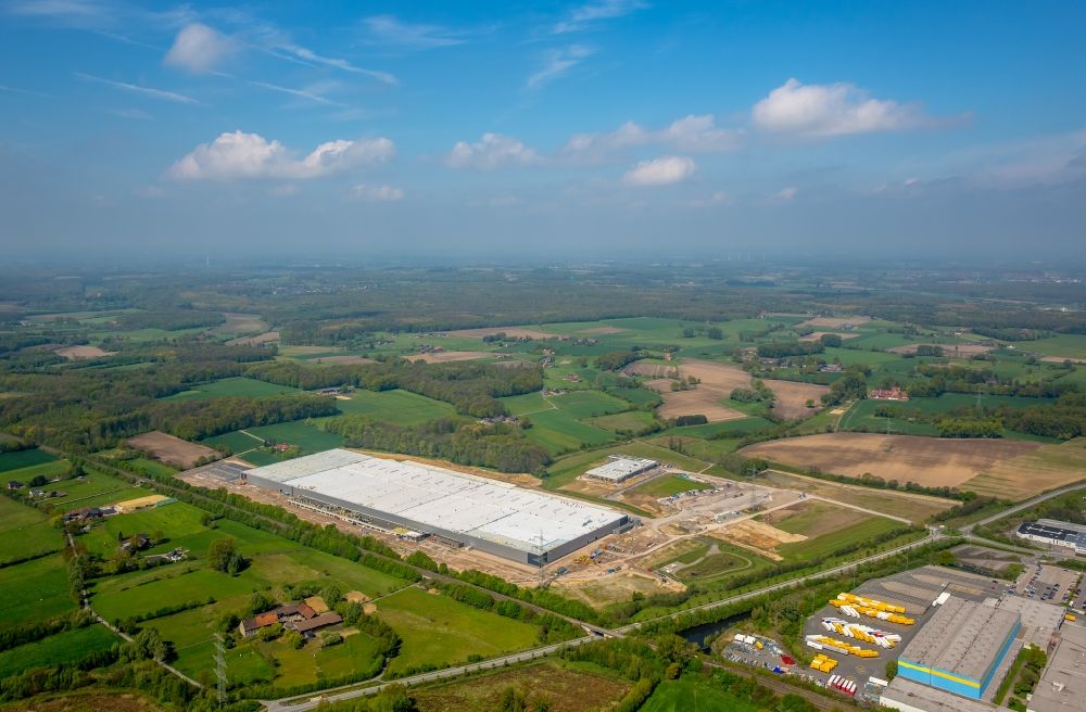 Werne from above - Construction site to build a new building complex on the site of the logistics center Amazon Logistik in Werne in the state North Rhine-Westphalia