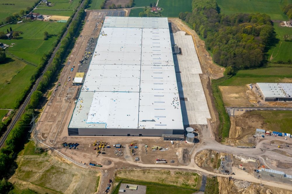 Werne from the bird's eye view: Construction site to build a new building complex on the site of the logistics center Amazon Logistik in Werne in the state North Rhine-Westphalia